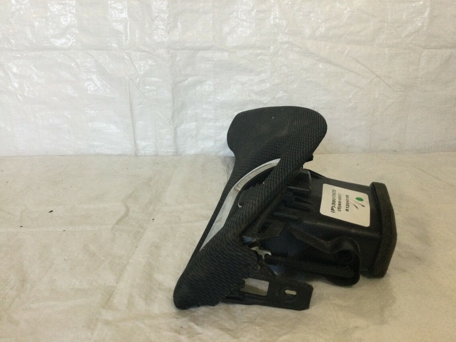 2016-2019 Chevy Cruze Right Passenger Dash Trim Panel Cover Vent 39017672 OEM
