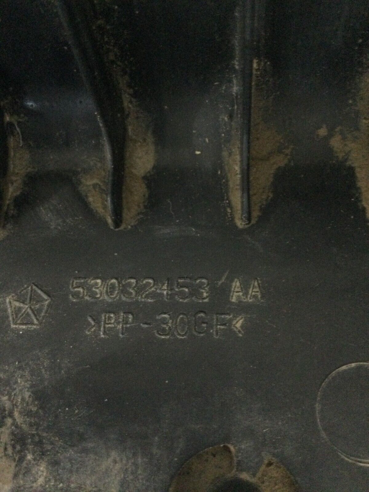 2004 Dodge Ram 1500 Air Cleaner Air Filter Box Bracket Mount OEM 53032453