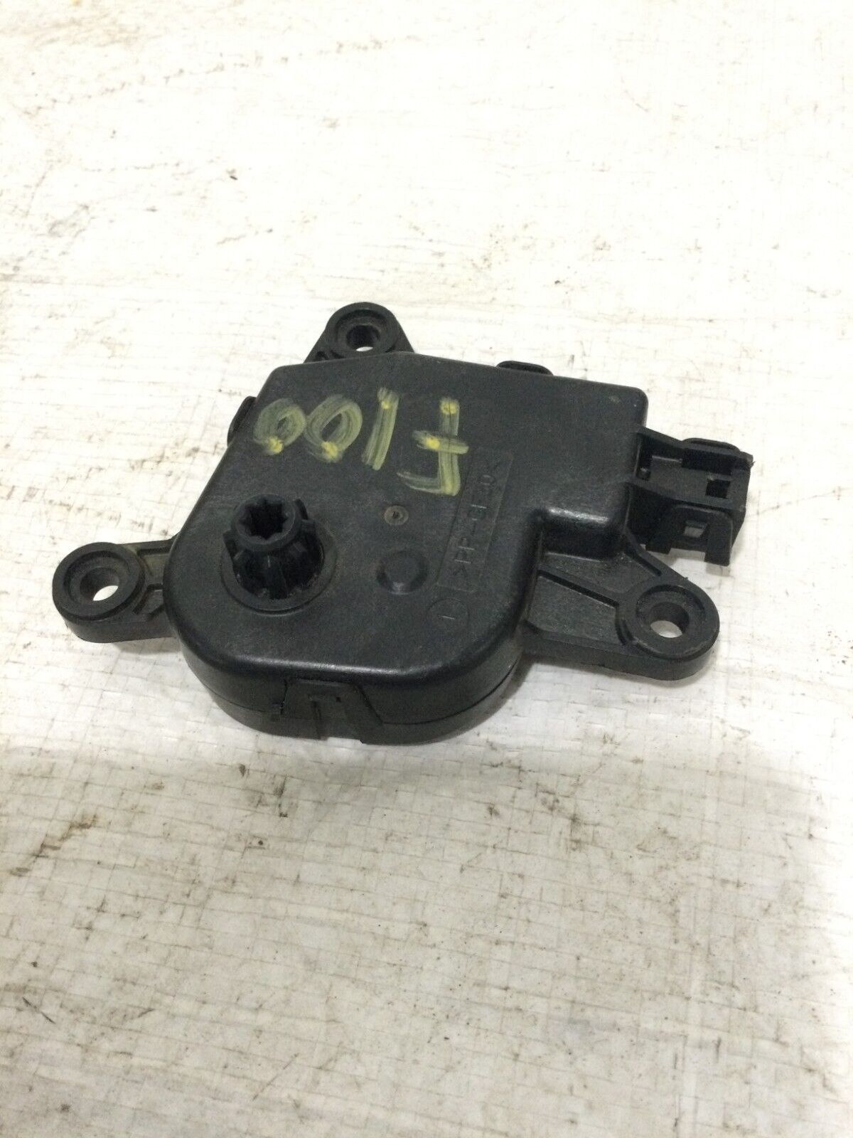2005 Dodge Ram 1500 A/C Heater Air Blend Door Actuator OEM 04885206AB