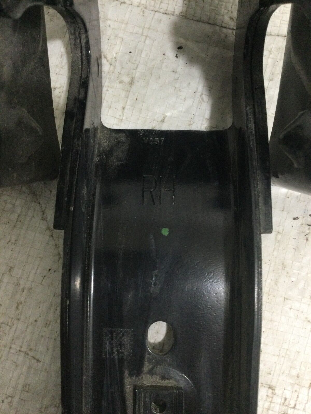 2019-2022 GMC Sierra 1500 Upper Tailgate Hinge Right OEM RH