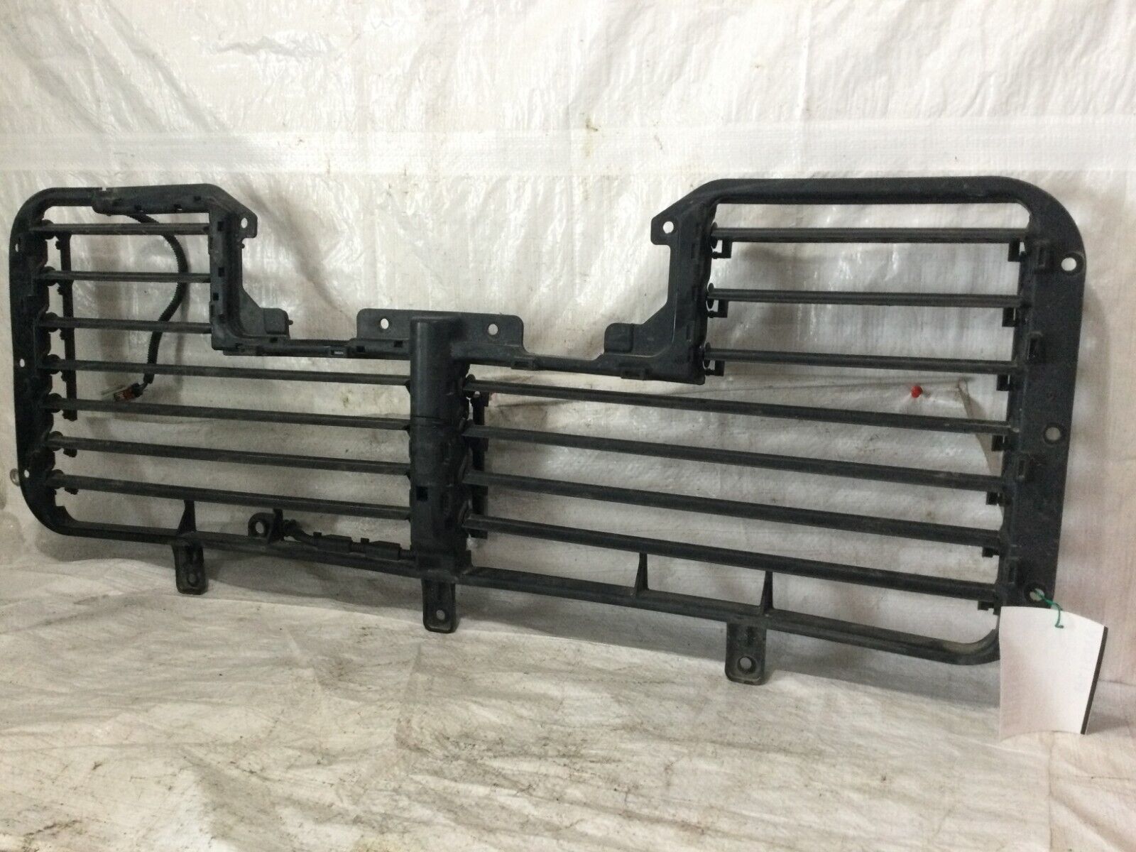 2017-2018 GMC Sierra 1500 Air Shutter Radiator Grille OEM 
