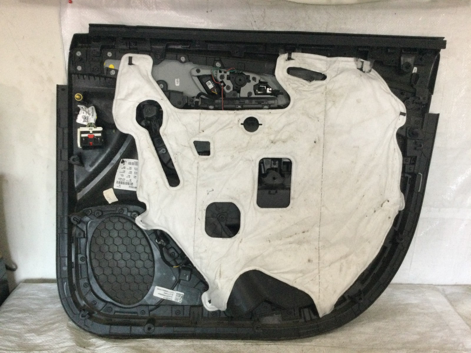 2019 Chevrolet Blazer Front Left Door Trim Panel OEM 84610833