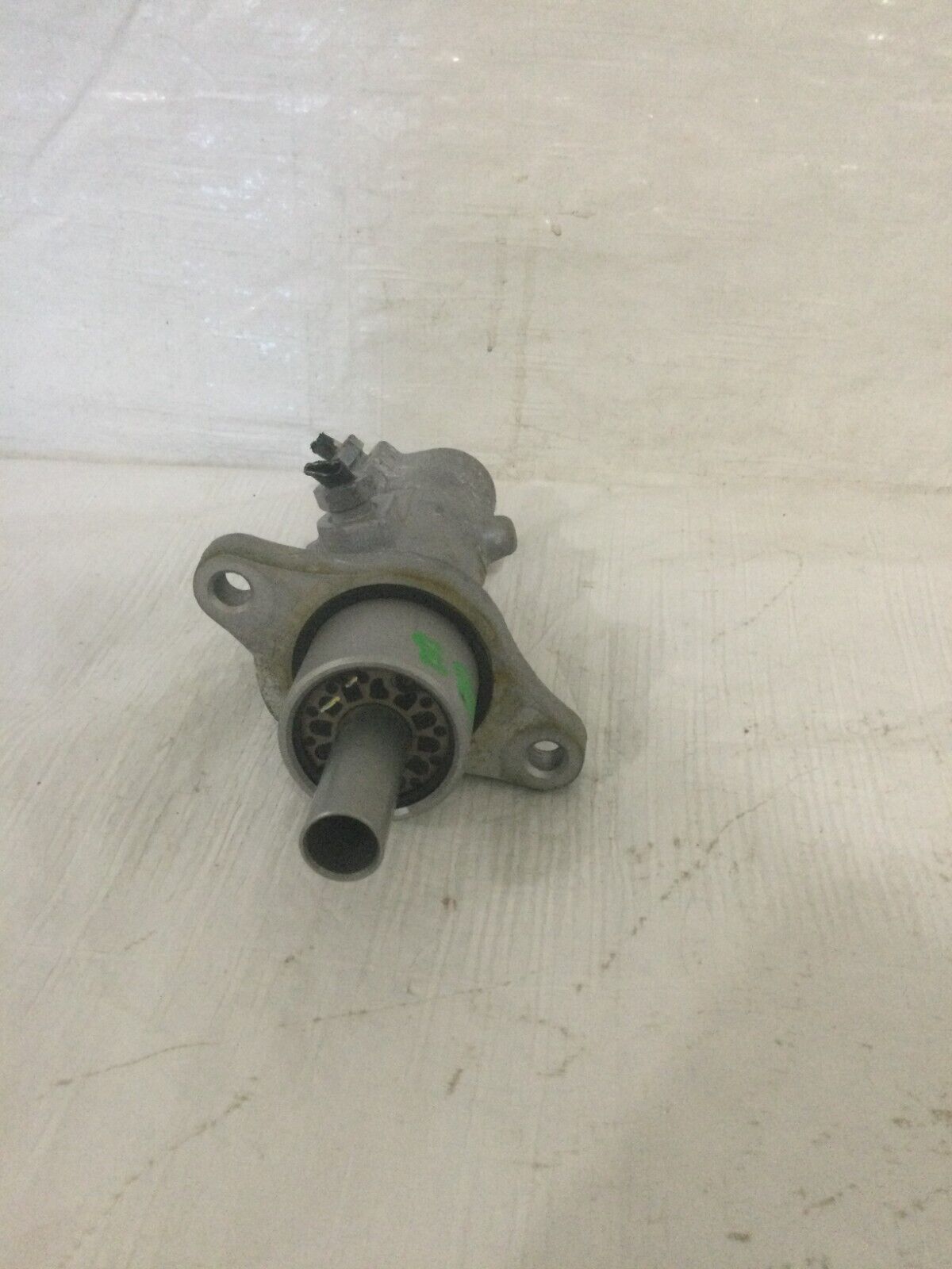 2019 Ford Taurus Master Brake Cylinder W/O Tank OEM