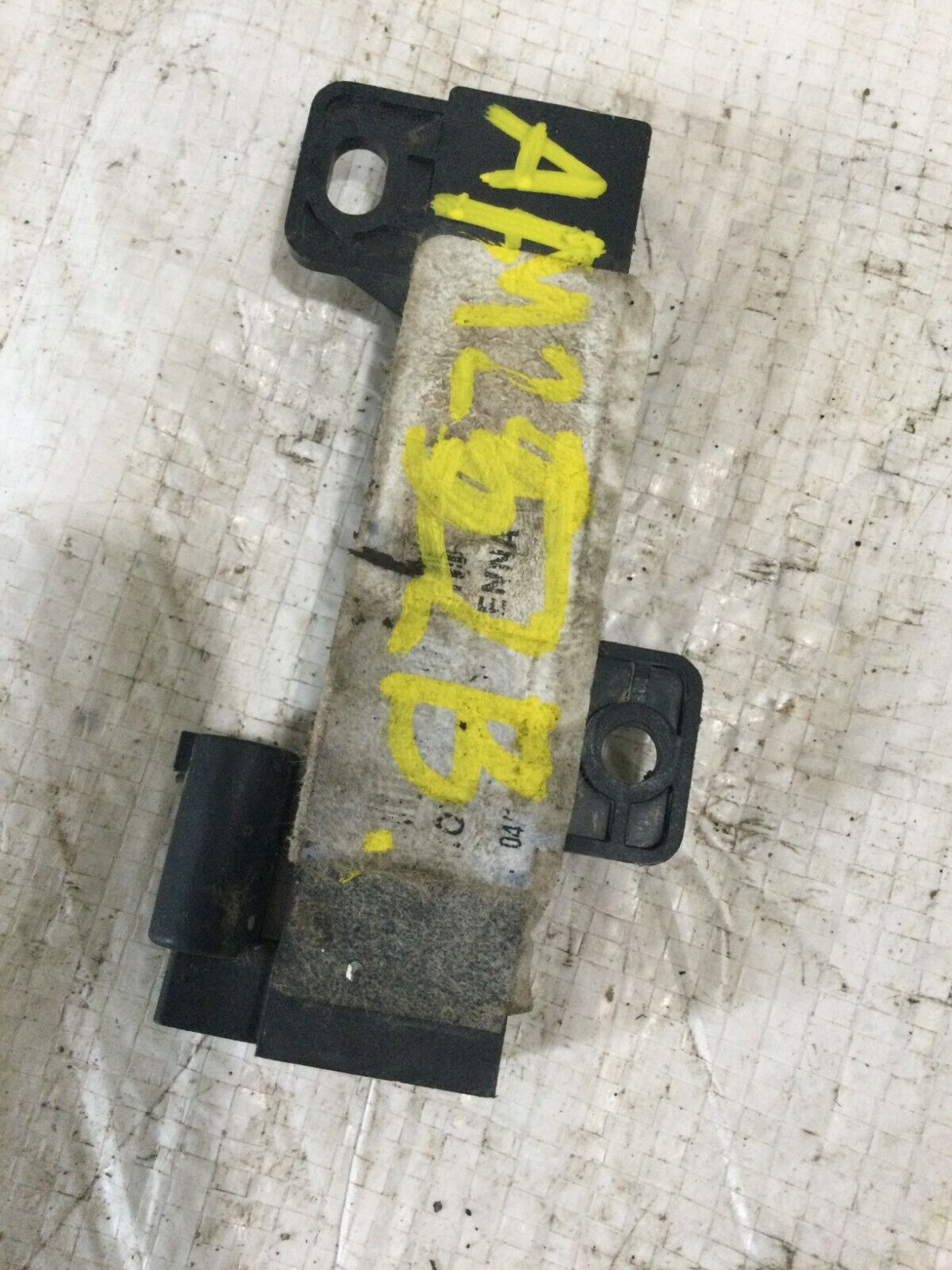 2019 Ram 1500 Remote Keyless Entry Antenna Module 5931812AA OEM