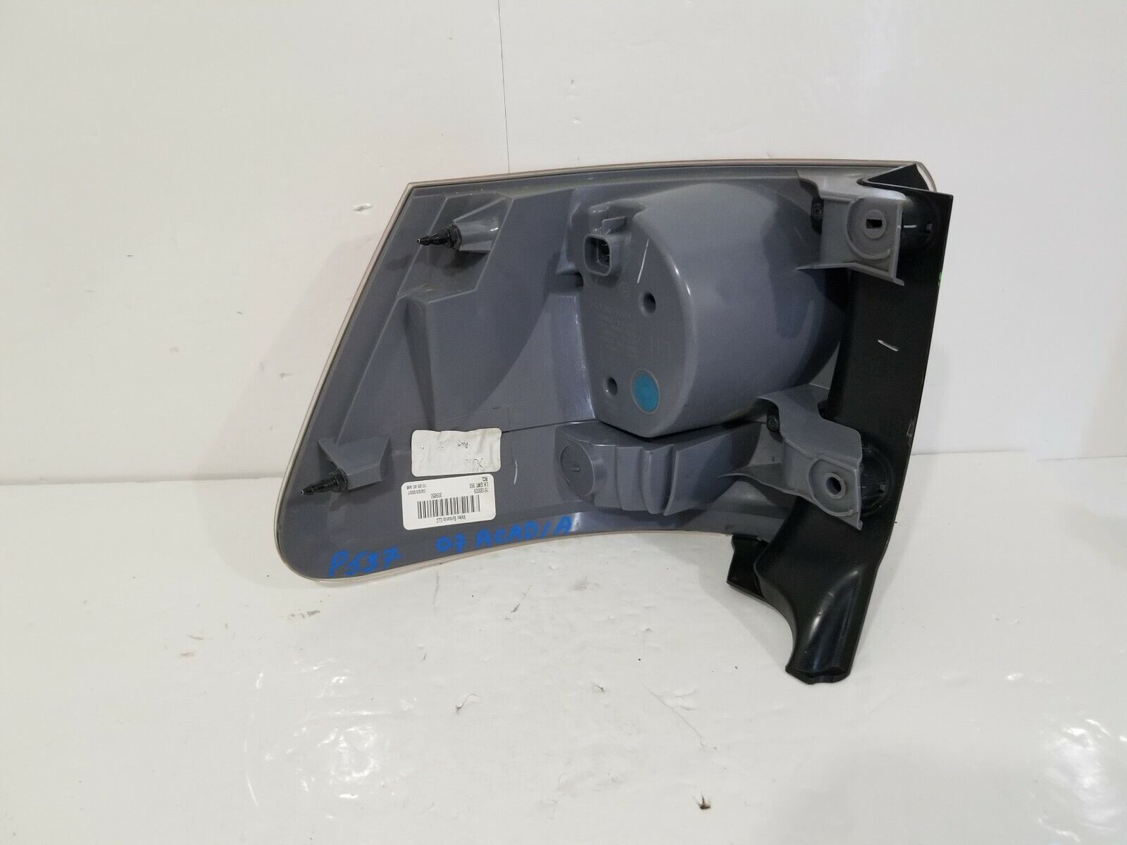 2007 GMC Acadia Rear Left Driver Side Tail Light Lamp OEM LH