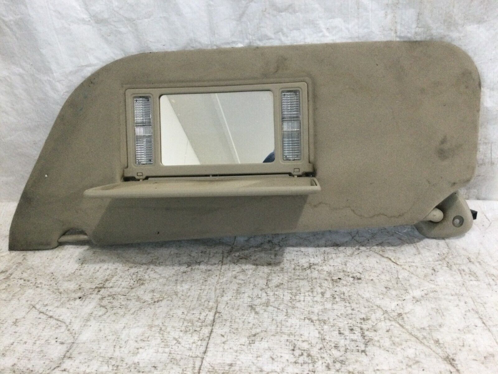 2006 Ford F-350SD Illuminated Sun Visor Left Driver Side OEM LH