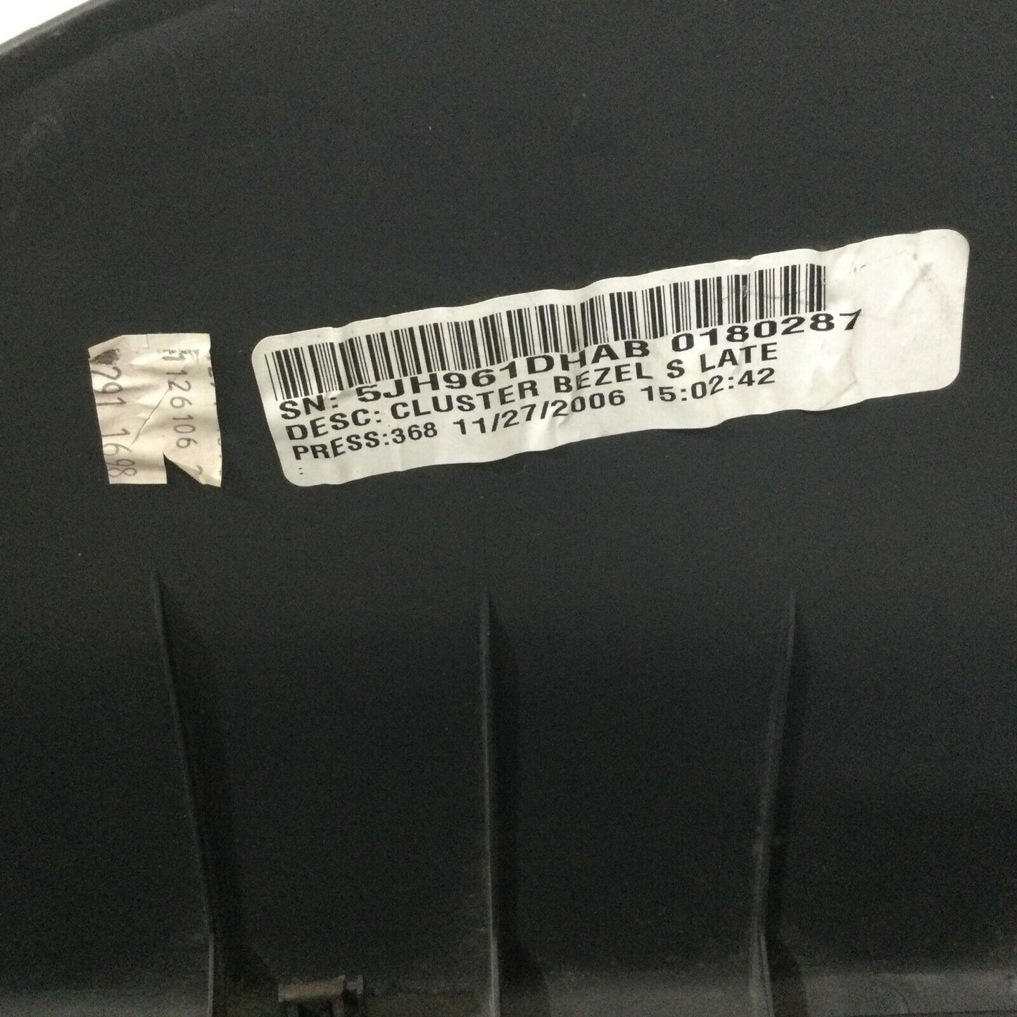 2005-2007 Dodge Dakota Speedometer Surround Trim Bezel W/ Vent & switch OEM 