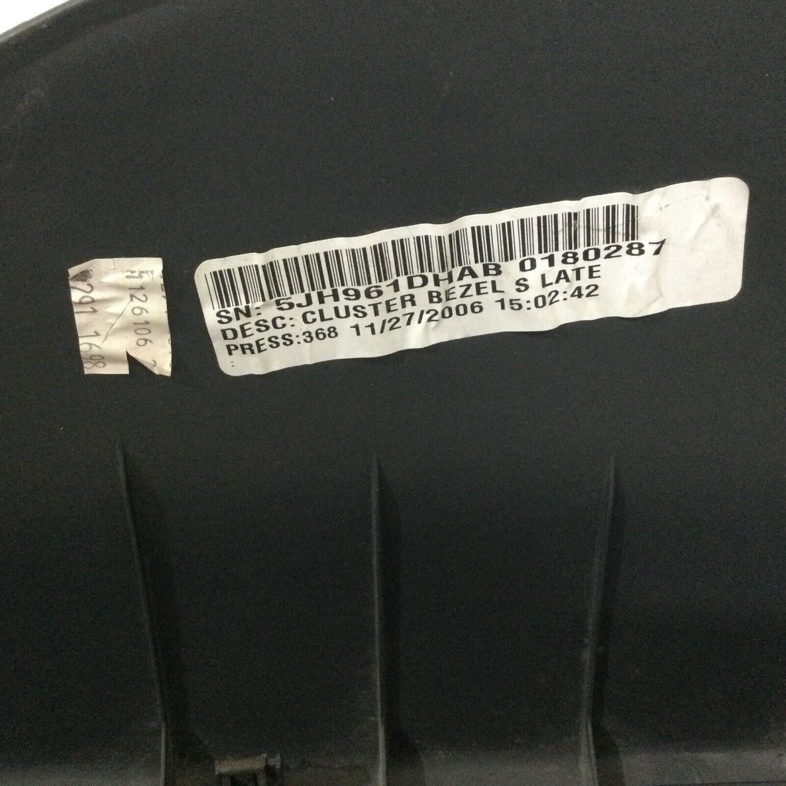 2005-2007 Dodge Dakota Speedometer Surround Trim Bezel W/ Vent & switch OEM 
