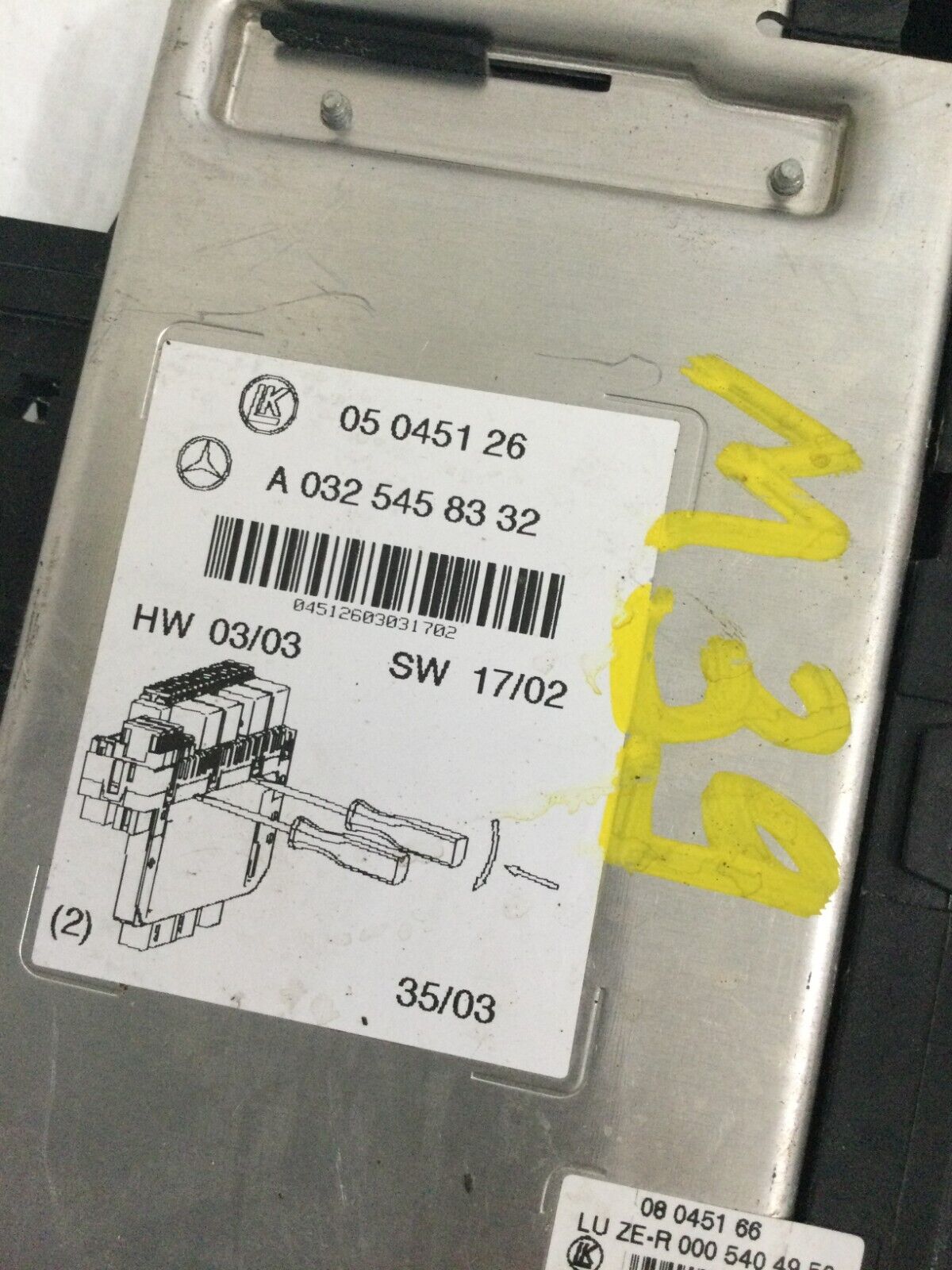 2004 Mercedes Benz S430 Front Fuse Relay Box A0325458332 OEM