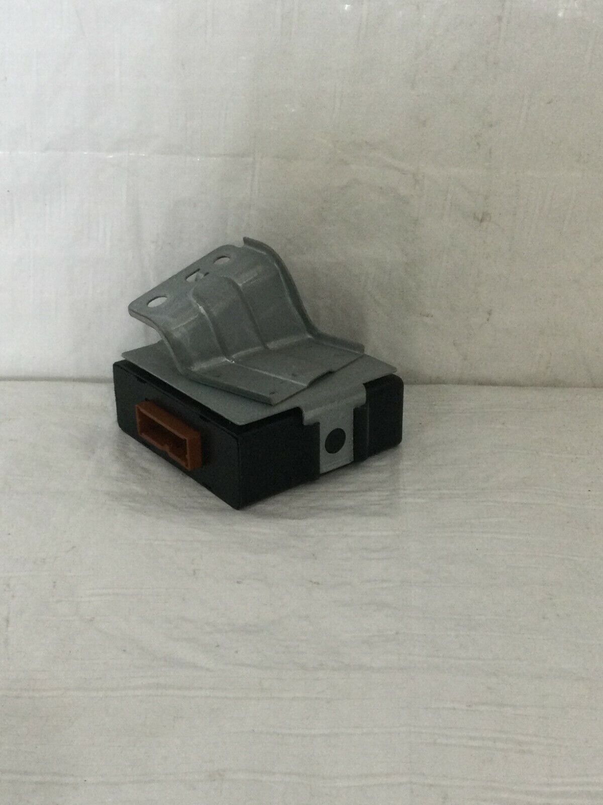 2001 Nissan Xterra Cruise Control Module OEM 18930-7Z500