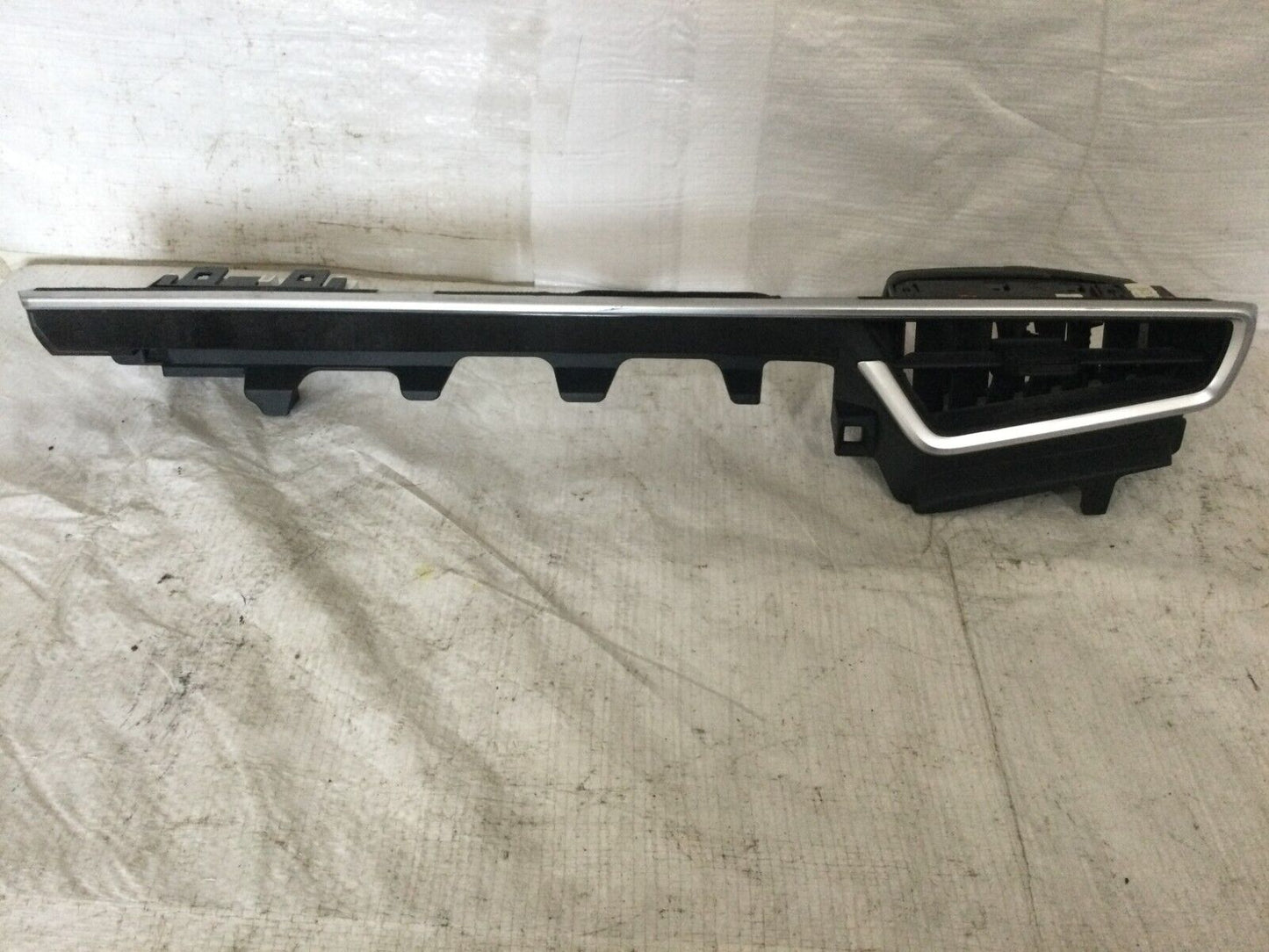 2019-2022 Toyota Corolla Right Side Passenger Dash Air Vent 55011-02260 OEM