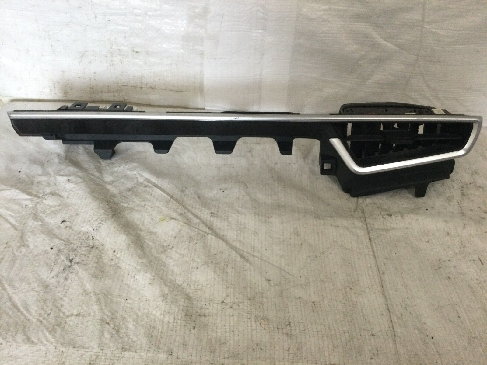 2019-2022 Toyota Corolla Right Side Passenger Dash Air Vent 55011-02260 OEM