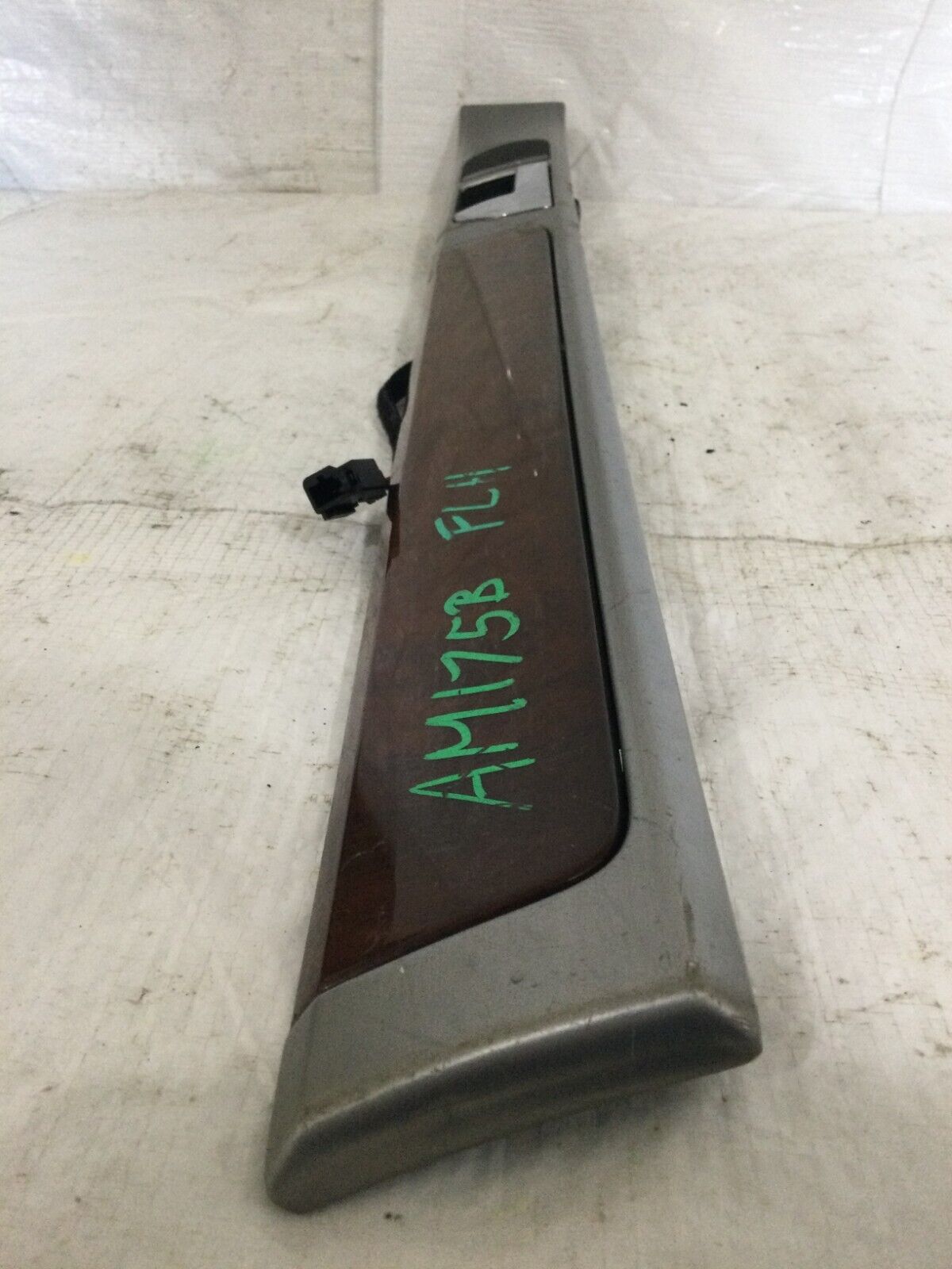 2004-2007 Volkswagen Touareg Front Left Door Molding Trim Panel OEM