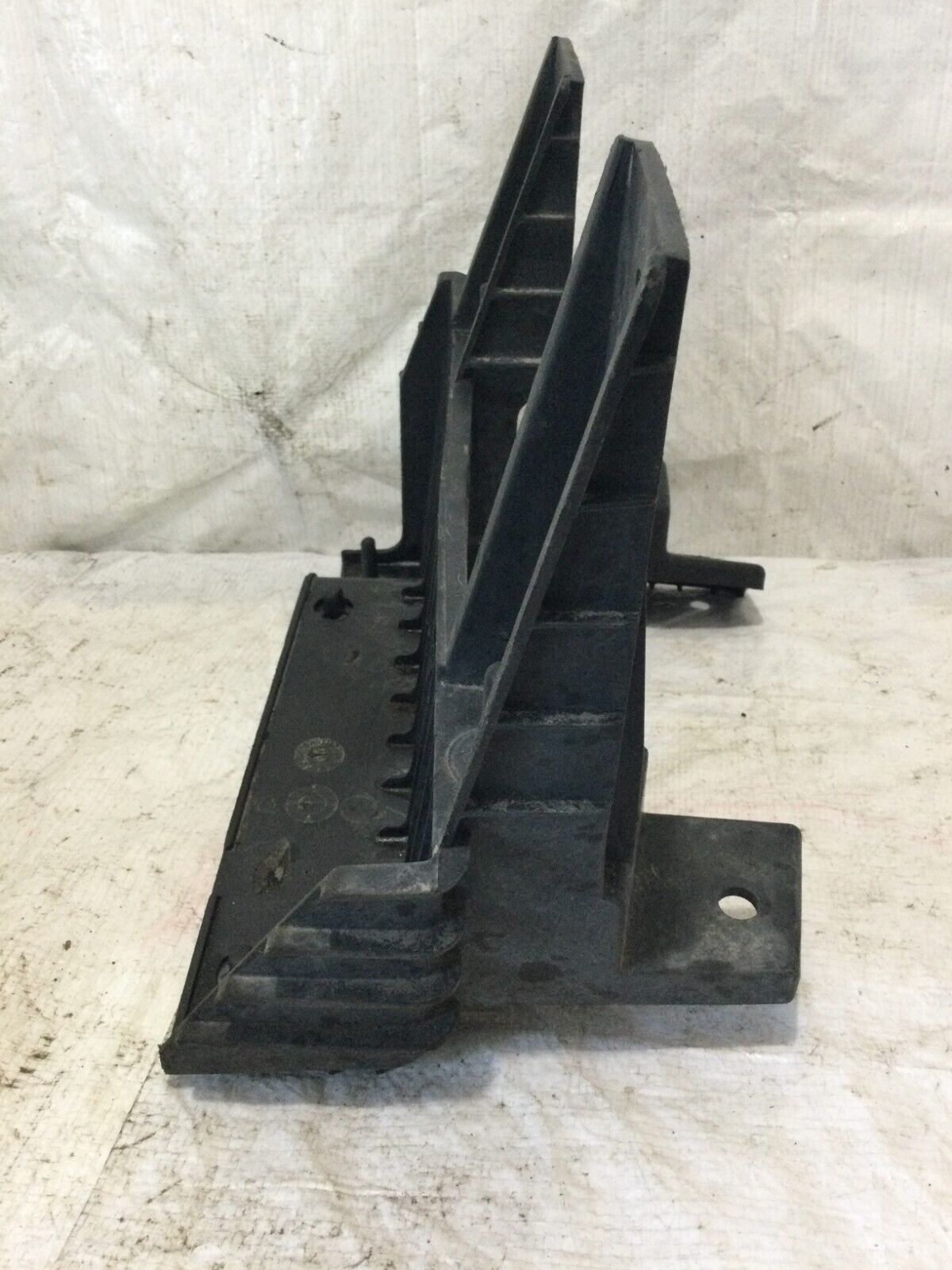 2007 Dodge Ram 3500  Air Cleaner Box Mounting Bracket OEM