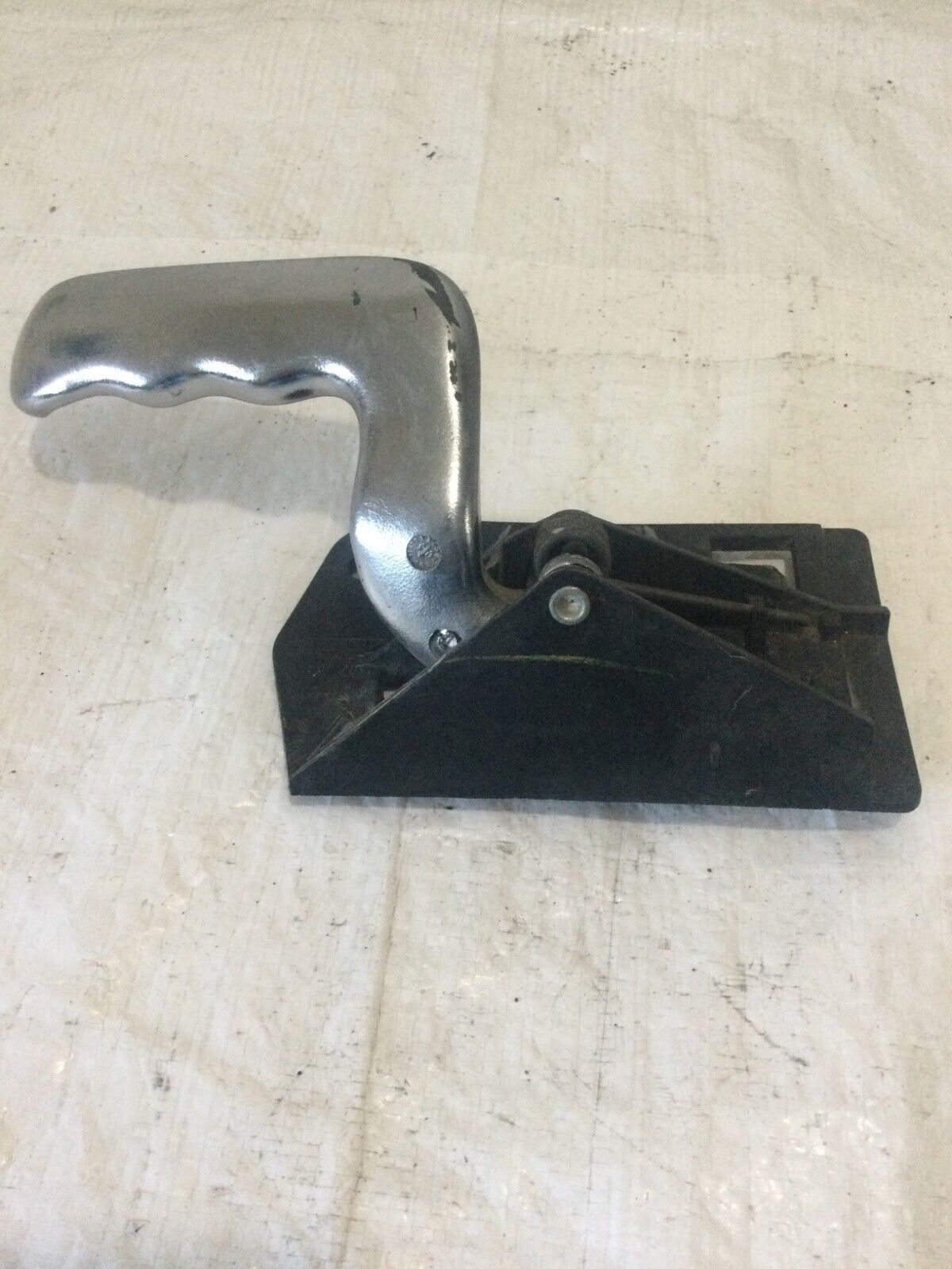 2005 Cadillac Escalade Rear Right  Interior Door Handle OEM