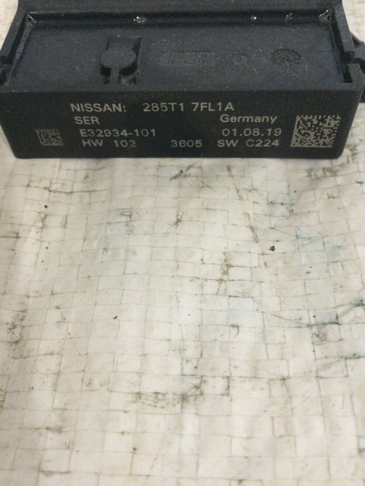 2018-2020 Nissan Rogue Tailgate Kick Motion Sensor Control Module 285T1-7FL1A OE