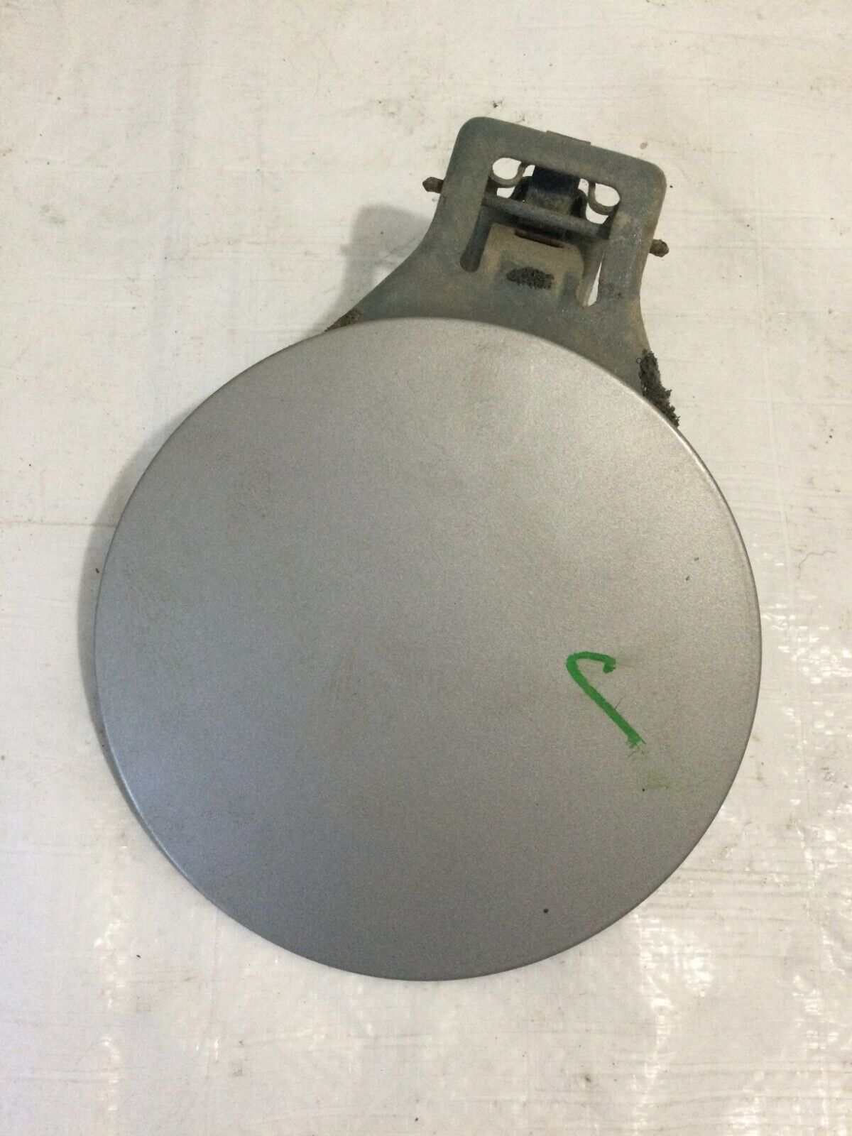 2007-2010  Cadillac Escalade ESV  Fuel Tank Door  734VZ268 OEM