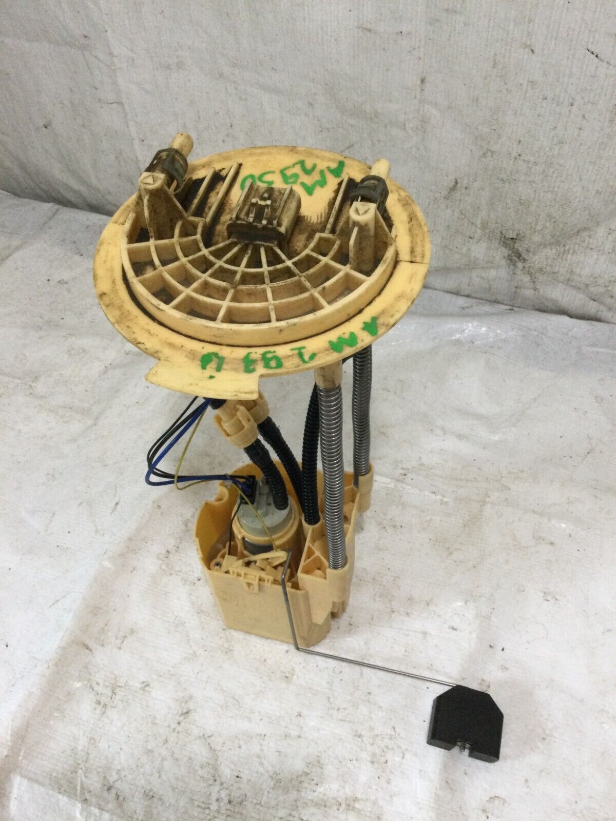 2005 Dodge Ram 2500  Fuel Pump Assembly In Tank Mounted OEM