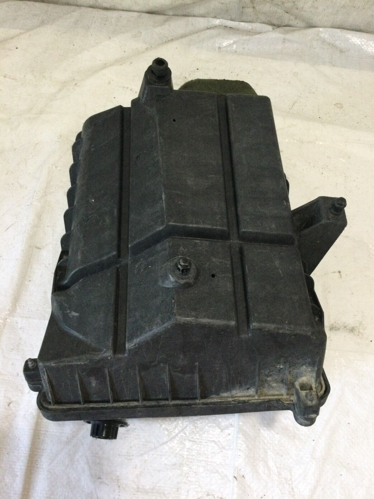 2003-2006 Chevrolet Silverado 1500 Engine Air Cleaner Filter Box OEM