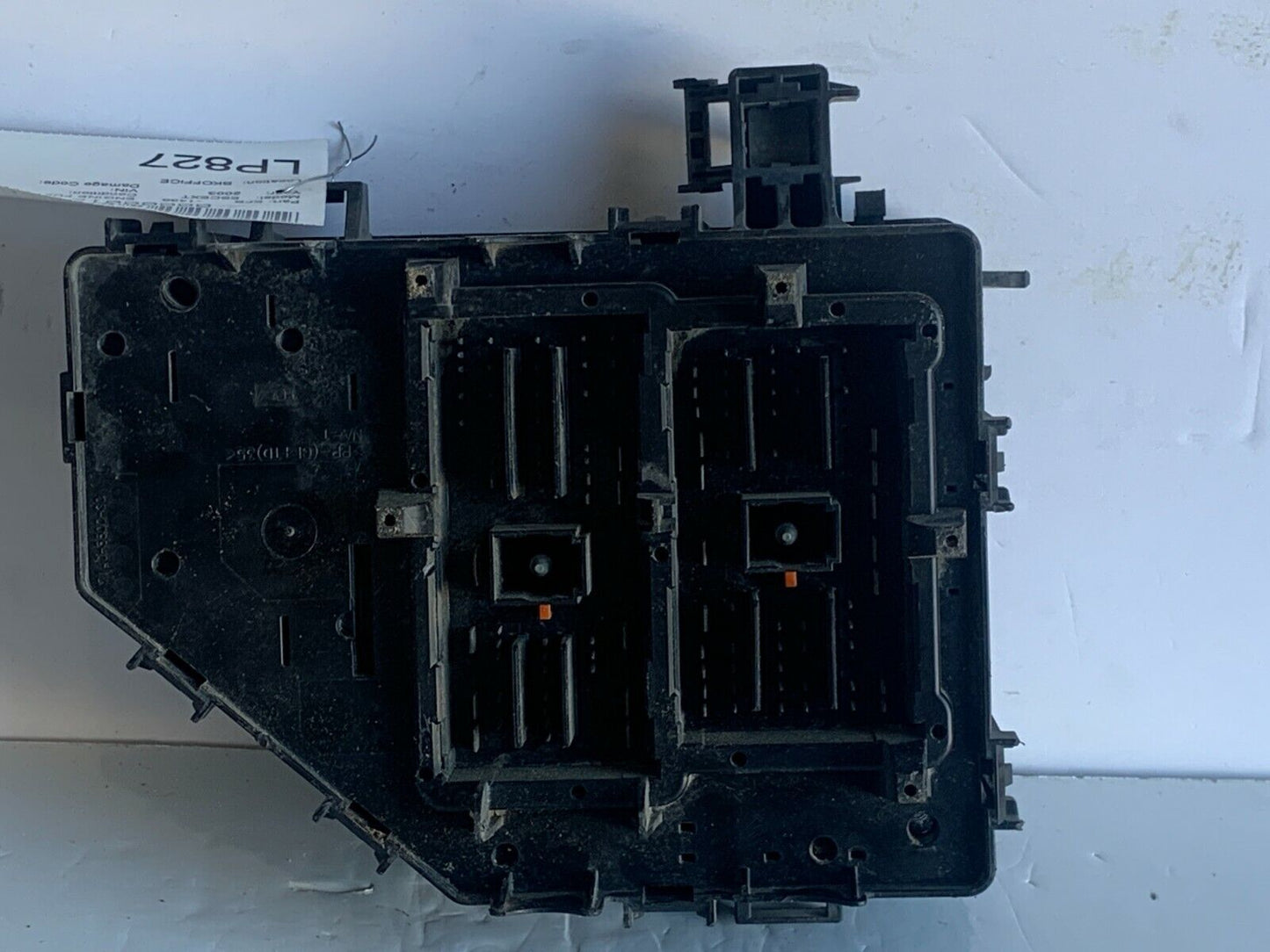 2003-2006 Cadillac Escalade EXT Under Dash Fuse Relay Junction Block OE 20832838