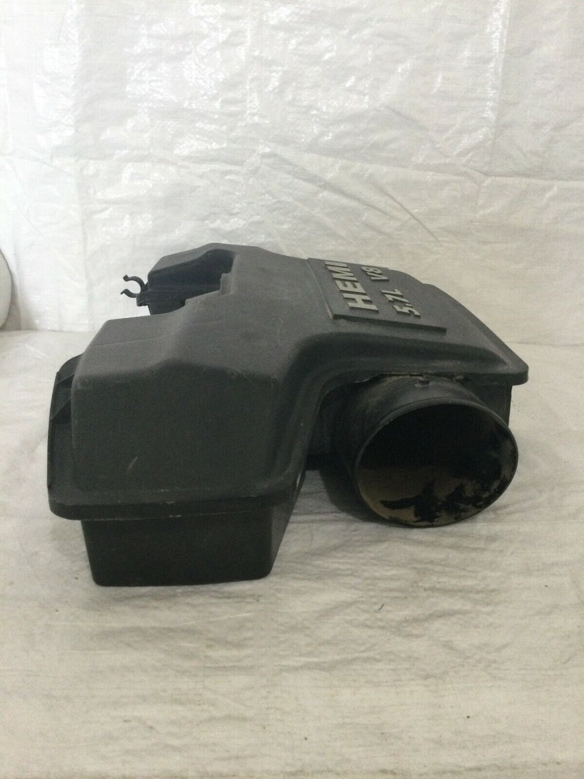 2003-2008 Dodge Durango 5.7L Hemi Air Intake Resonator Housing Box OEM 53032463
