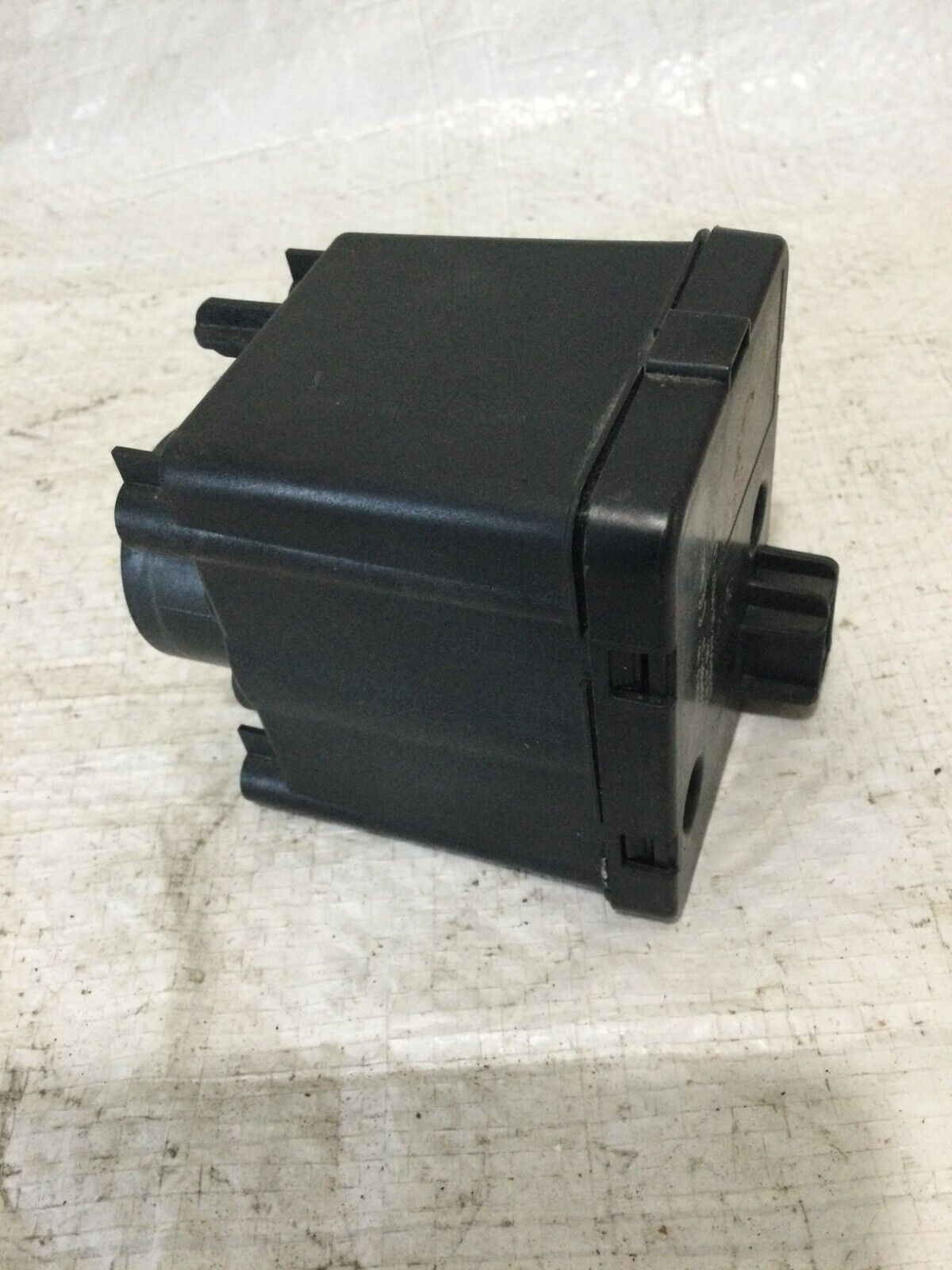2018 Dodge Ram 1500 Igntion Node Module W/O Key 68271986AB OEM