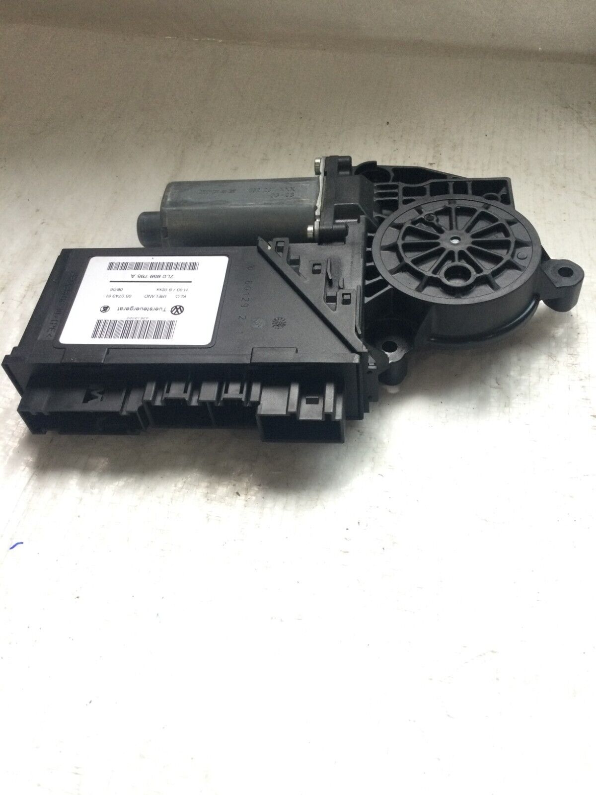 2007 Volkswagen Touareg Door Window Regulator Motor Rear Left 7L0959795A OEM