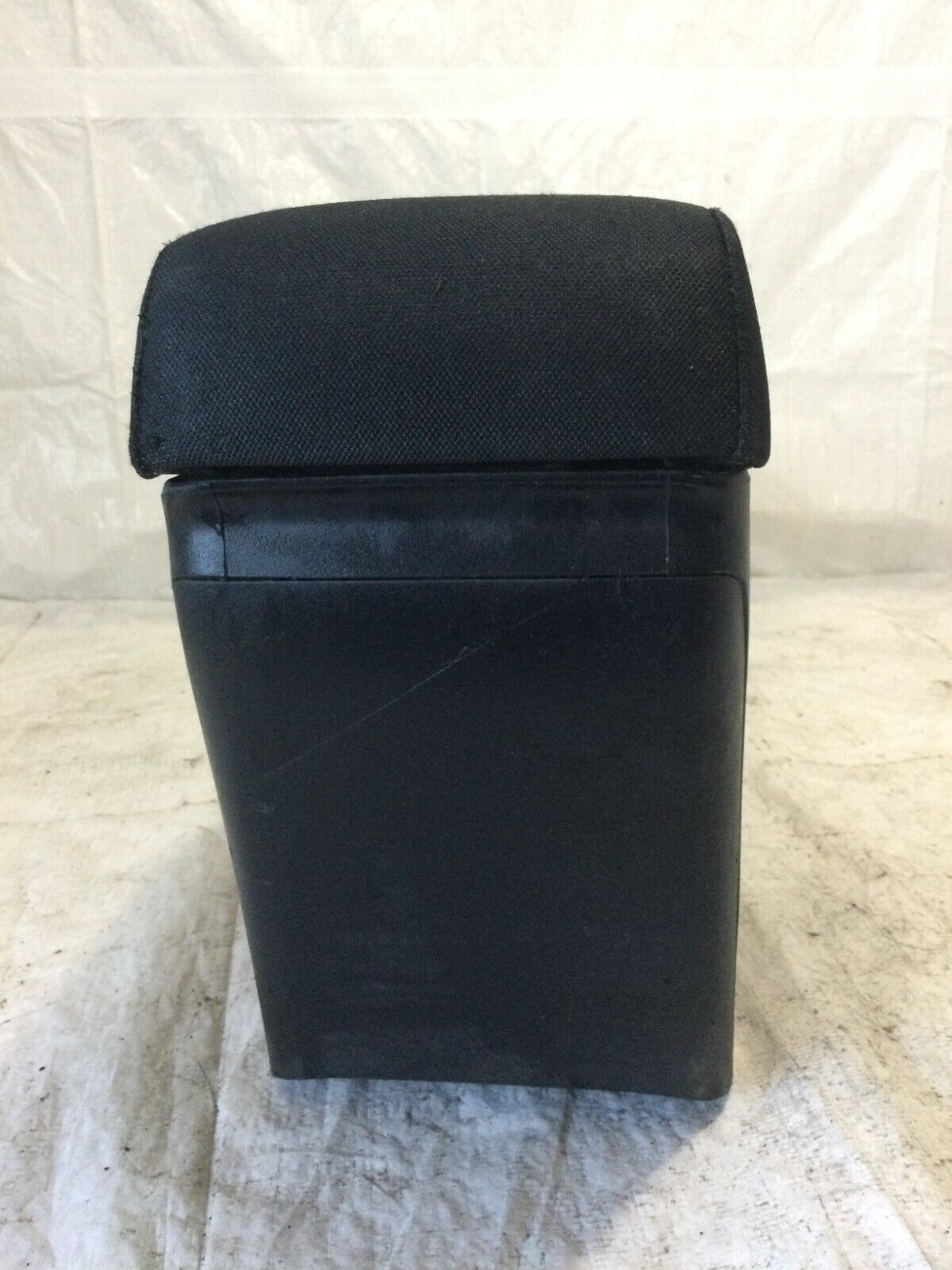 2007 Mitsubishi Lancer Front Center Console LID Assembly W/ Arm Rest OEM
