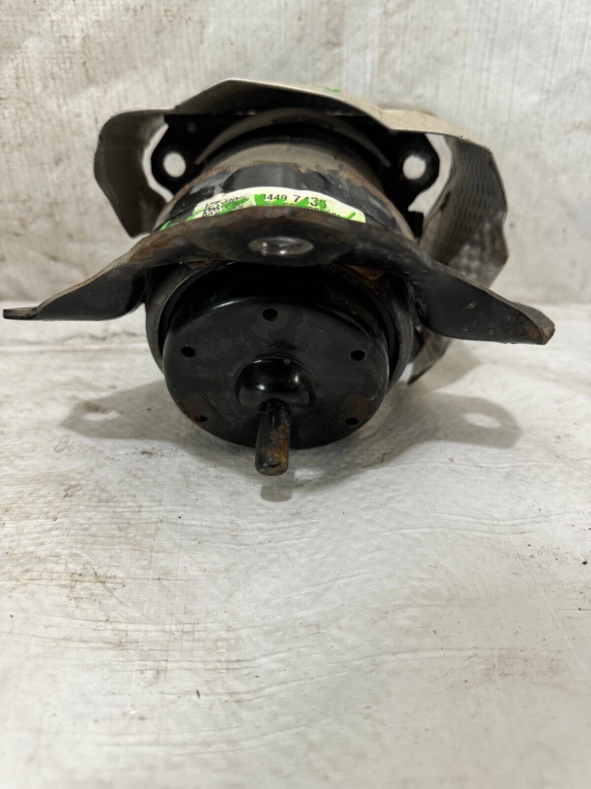 2019 Chevrolet Silverado 1500 Right Side Engine Frame Mount  84497434 OEM