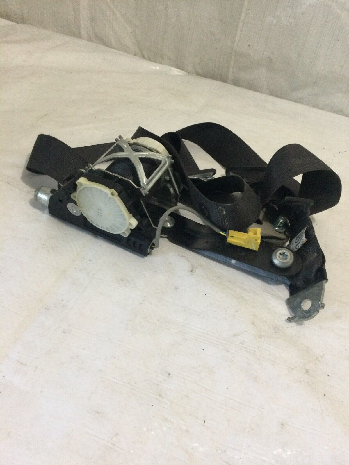 2007-2009 Cadillac Escalade ESV Front Left Seat Belt OEM