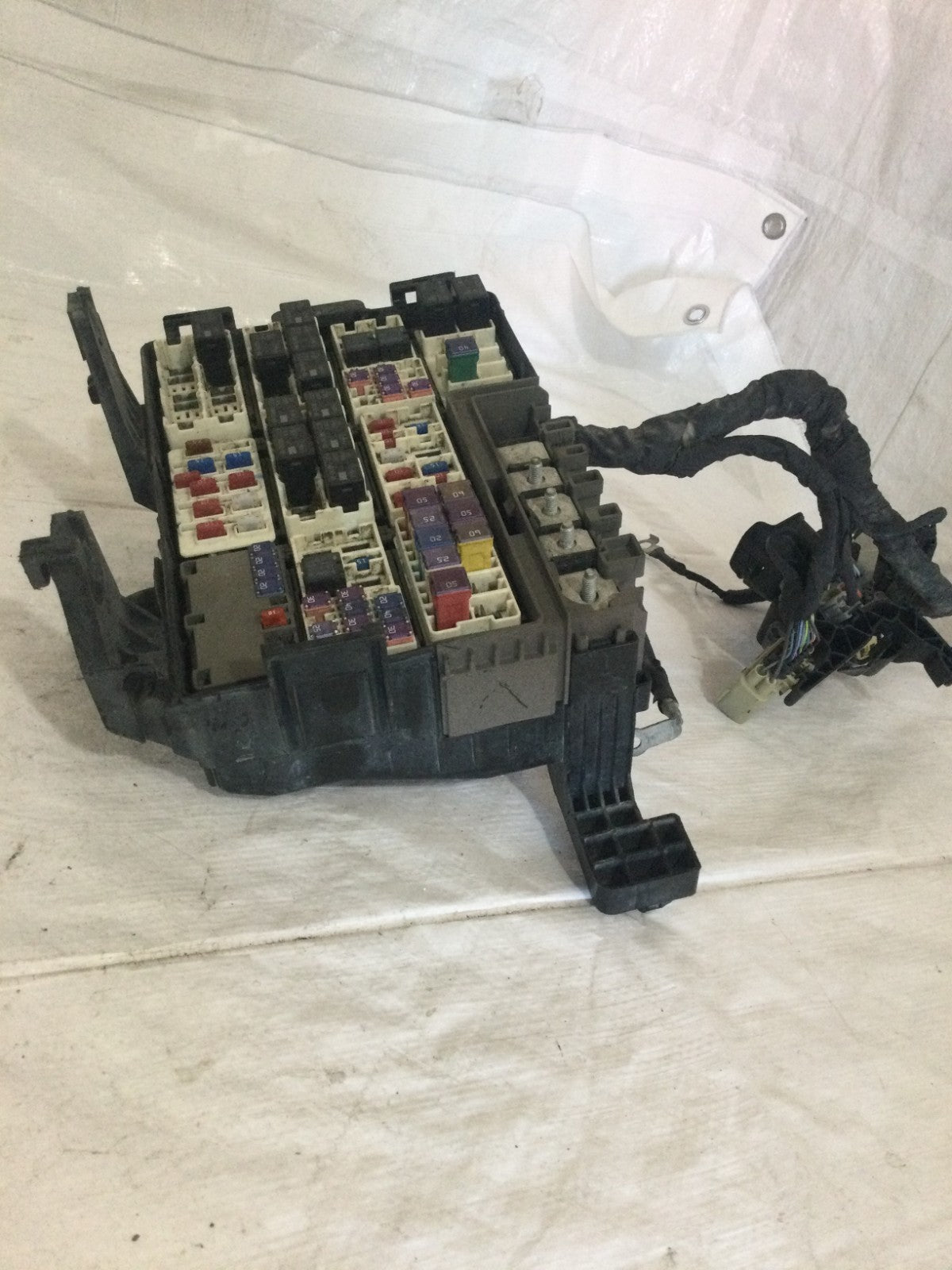 2017 Ford F-150 F150 3.5L Engine Fuse Box OEM