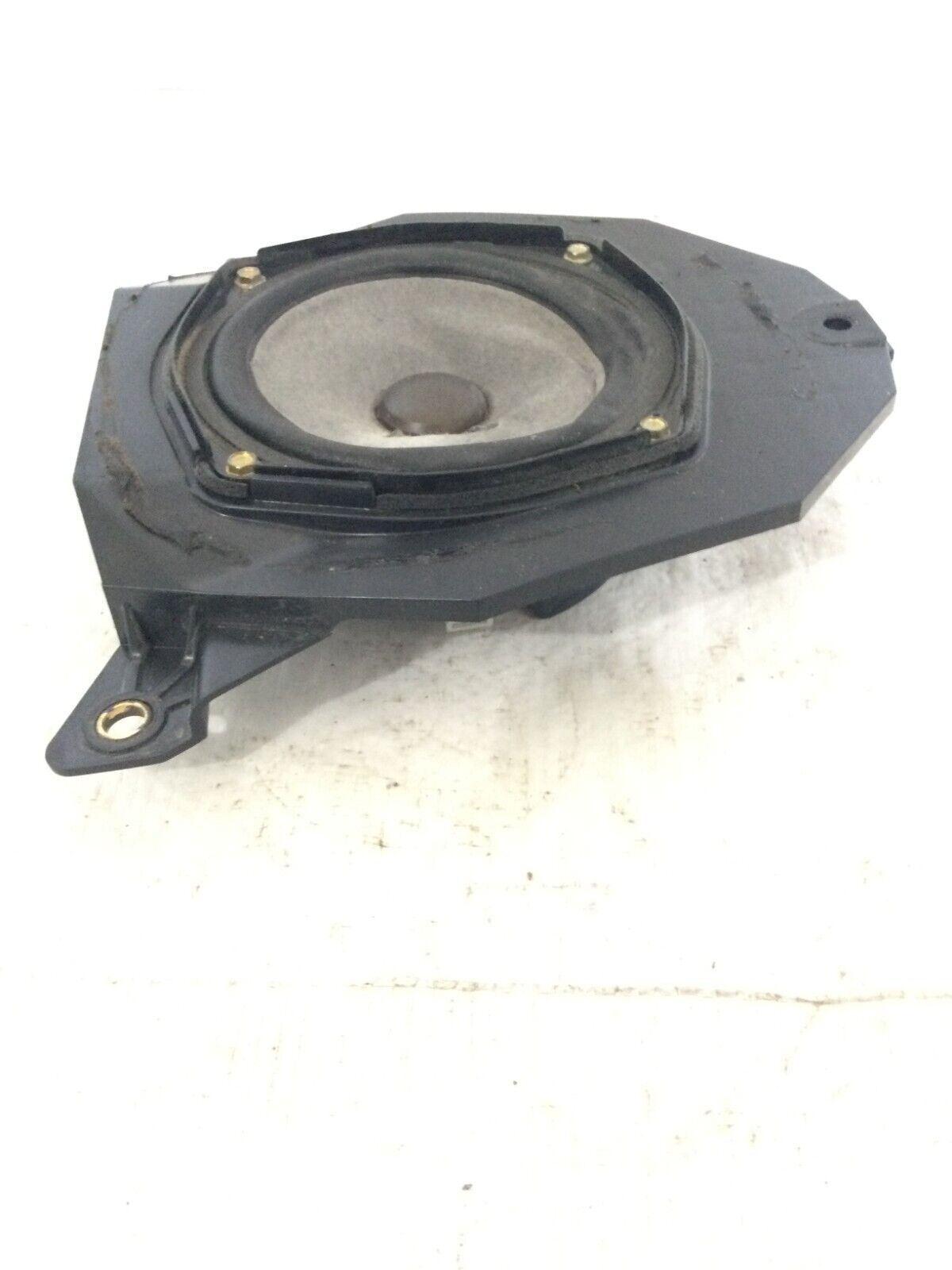 2003-2006 Cadillac Escalade EXT Left Rear Door Speaker OEM 15054680