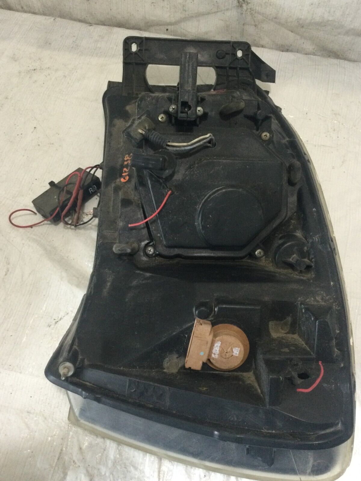 2006 Dodge Ram 1500 Black Bezel Right Passenger Side Headlight OEM
