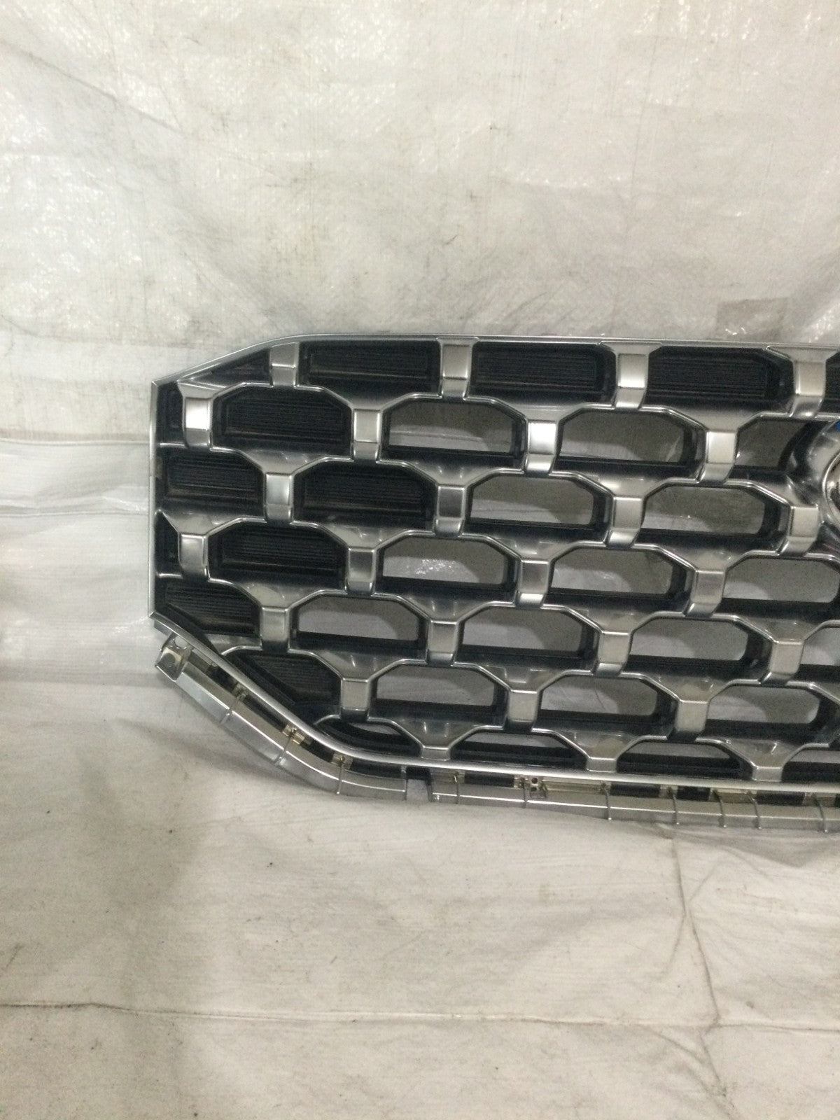 2021-2023 Hyundai Santa Fe Front Upper Bumper Grill OEM MARKED DAMAGE