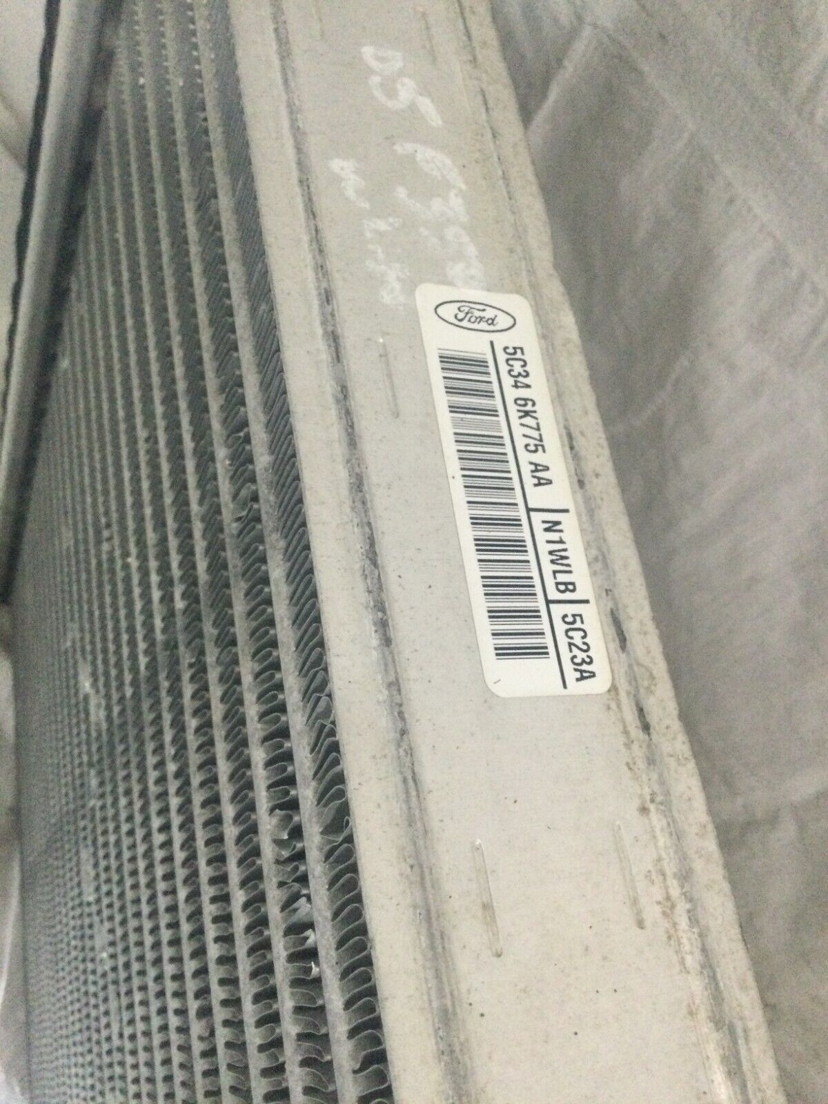 2005 Ford F350  Radiator Assembly 5C346K775AA OEM