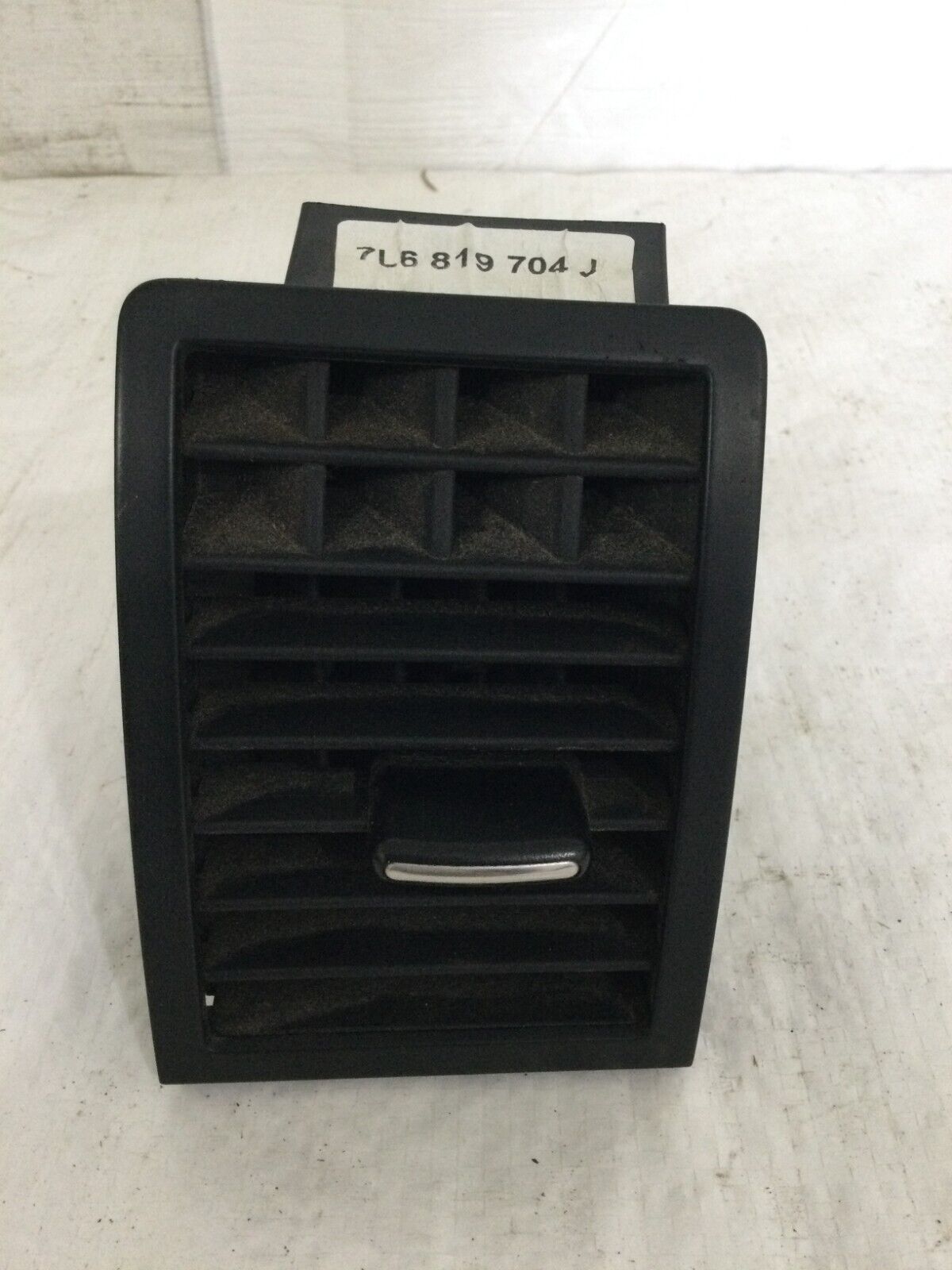 2004-2010 Volkswagen Touareg Front Right Dash Air Vent  7L6819704J OEM