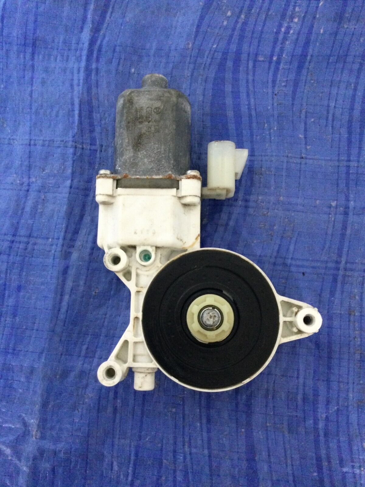 2007-2008 Cadillac Escalade ESV Right Rear Power Window Motor OEM