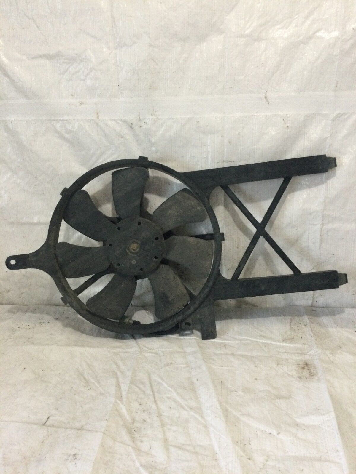 2005 Nissan Xterra Cooling Fan Assembly 92120EA200 OEM