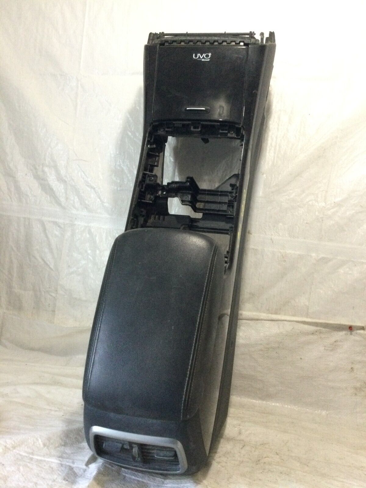 2016-2018 Kia Sorento Front Floor Console W/ Armrest OEM