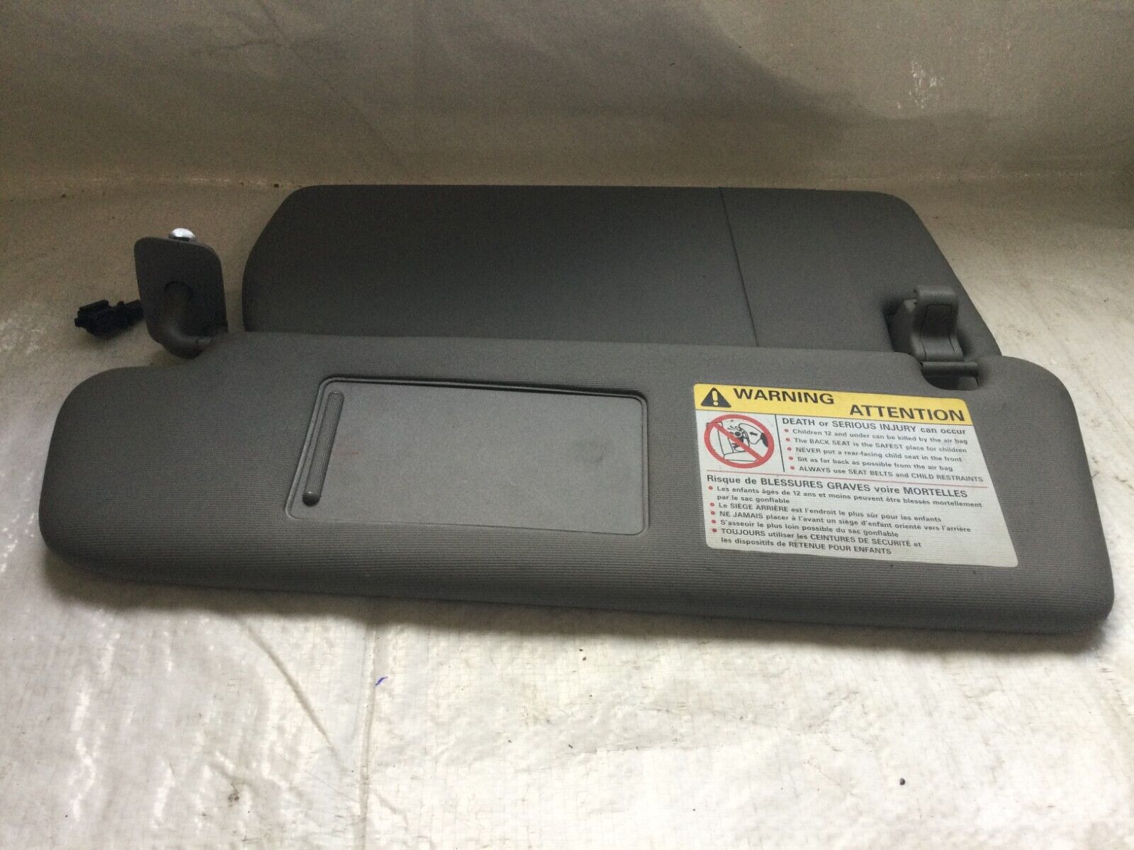 2004-2007 Volkswagen Touareg Left Driver Side Sun Visor OEM LH