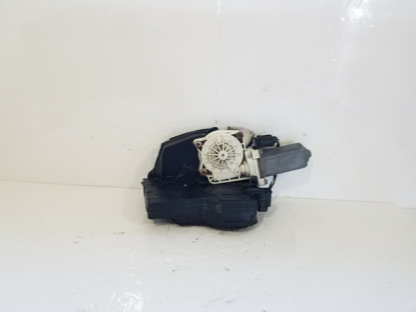 2006 BMW E65 E66 745I 745LI 750I Rear Left Door Lock Actuator Motor 7169239 OEM