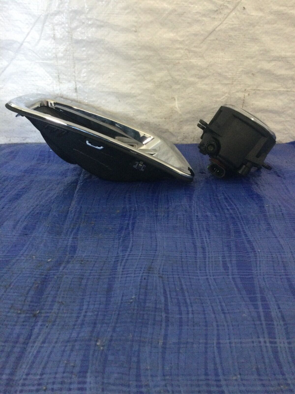 2017 Nissan Titan Fog light W/ Cover Trim Bezel OEM Left Driver Side LH