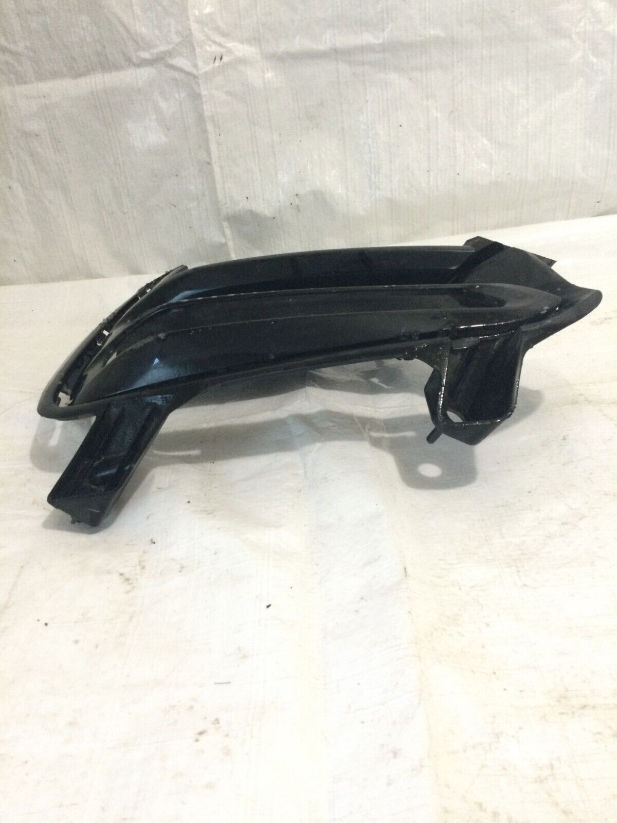 2019-2021 KIA Forte Front Left DRL Fog Cover Bezel OEM 86596 M7010