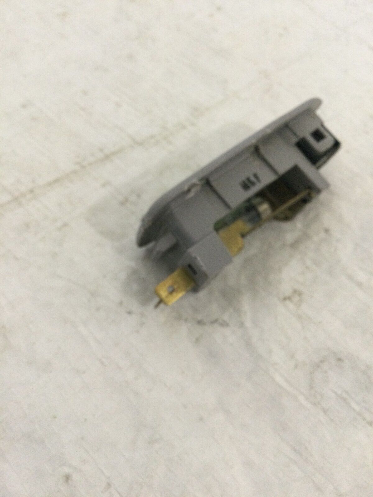 2017-2019 Hyundai Elantra Right Passenger Sun Visor Switch OEM 