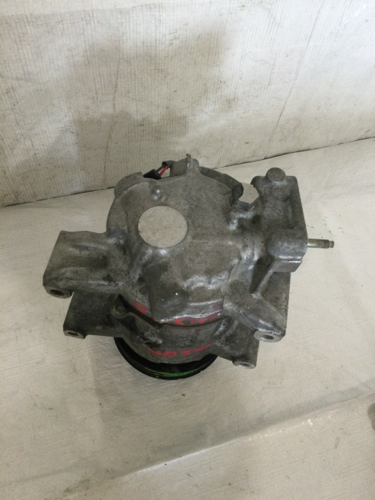 2018 Nissan Rogue 2.5L A/C Air Compressor OEM 92600 4BB2A MARKED DAMAGE