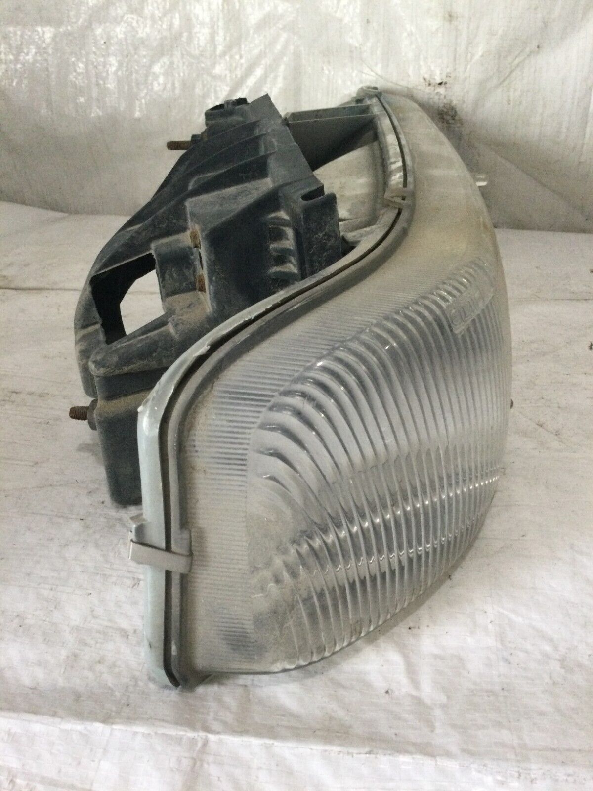 2001 Chevrolet Silverado 1500 Headlight Right Passenger Side OEM RH