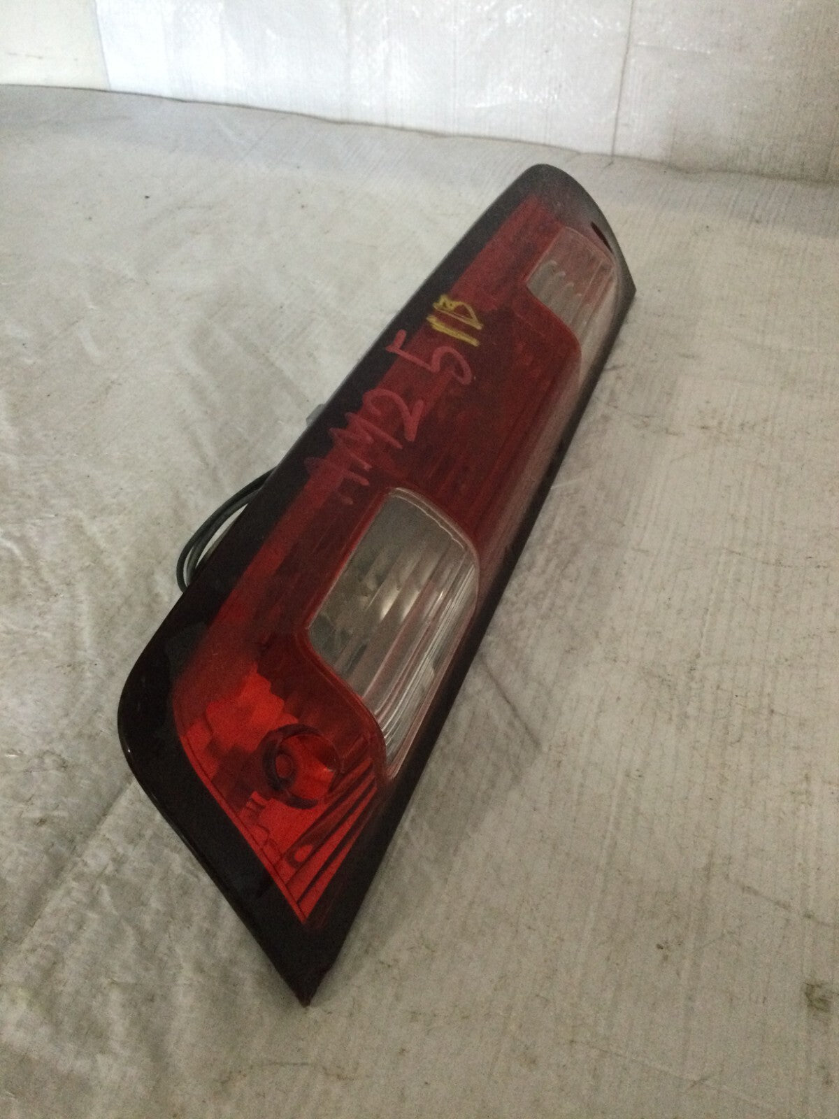 2019 RAM 1500 2500 CENTER HIGH MOUNT STOP LAMP THIRD BRAKE LIGHT OEM