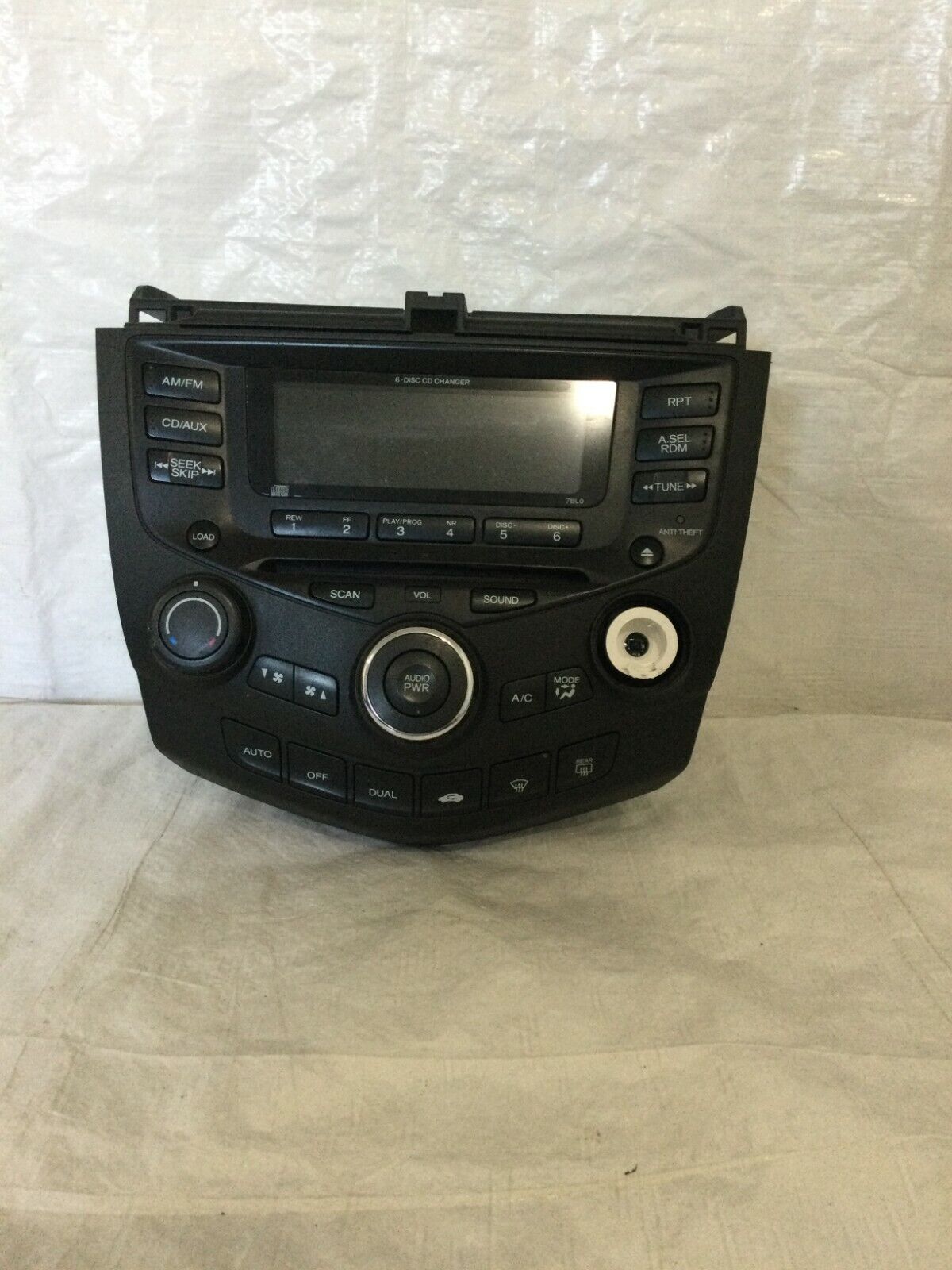 2003 Honda Accord AM FM 6 Disc CD Changer Player OEM