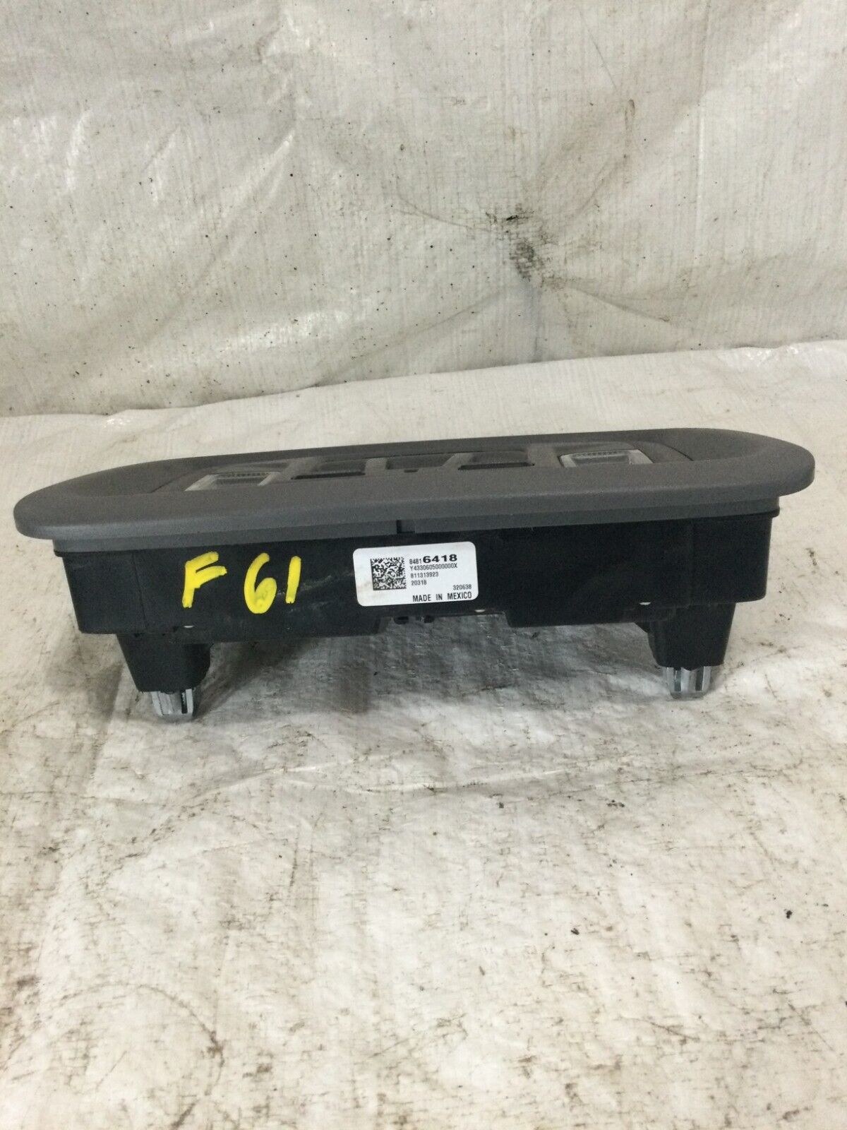 2019-2022 GMC Sierra 3500HD Overhead Console Dome Light  W/ Sunroof Control OEM