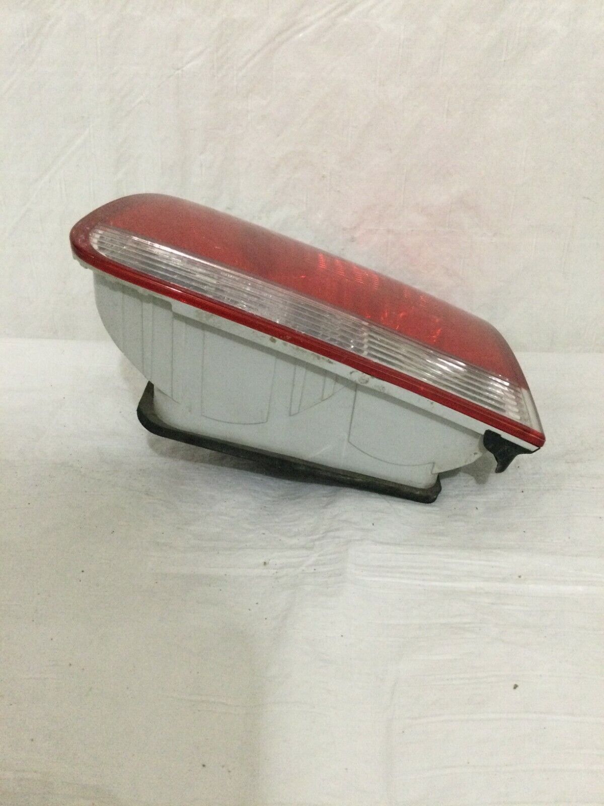 2004-2007 Volkswagen Touareg Right Rear Inner Tail Light Lamp 7L6945094H OEM